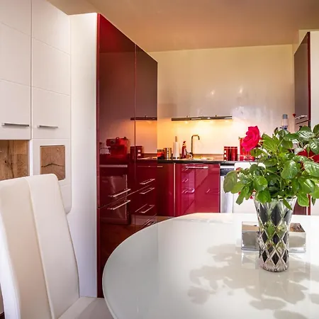 Апартаменты Luxury In Building K55 With Free Garage