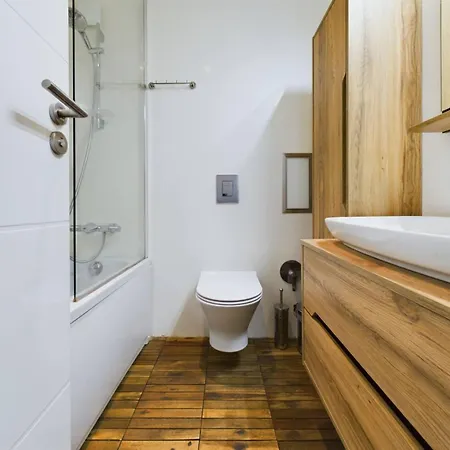 Luxury In Building K55 With Free Garage