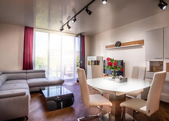 Luxury In Building K55 With Free Garage Appartement *