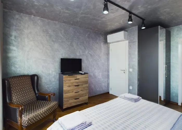 Luxury In Building K55 With Free Garage Appartement