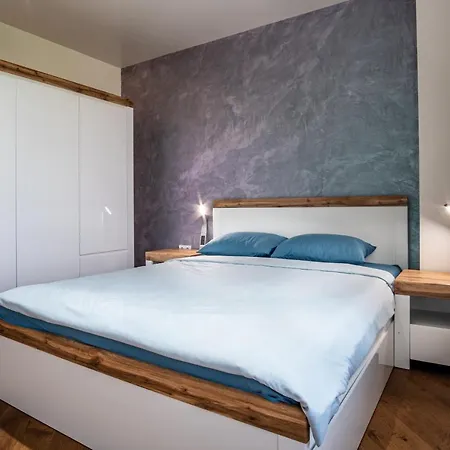 Luxury In Building K55 With Free Garage Apartamento Varna