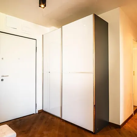 公寓 Luxury In Building K55 With Free Garage *
