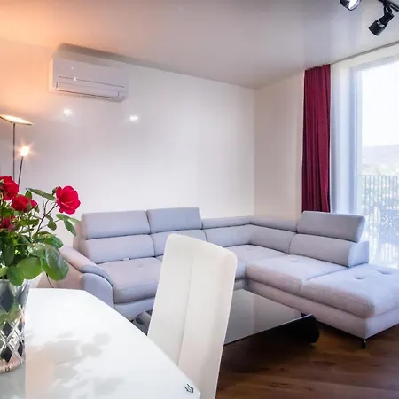 公寓 Luxury In Building K55 With Free Garage 瓦爾納