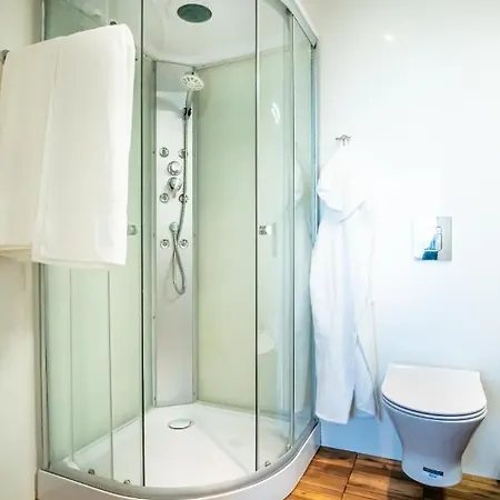 Luxury In Building K55 With Free Garage 瓦爾納