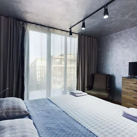 Luxury In Building K55 With Free Garage 公寓 *