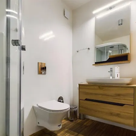 Luxury In Building K55 With Free Garage * 瓦爾納