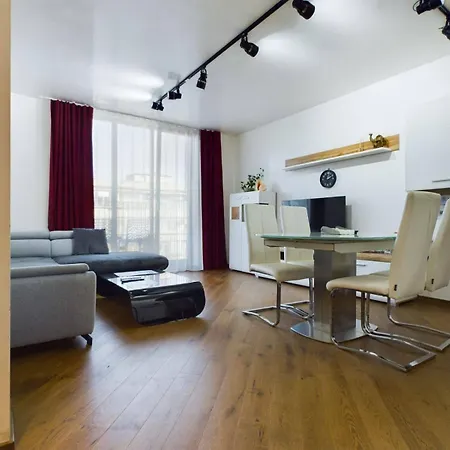 Luxury In Building K55 With Free Garage 瓦爾納