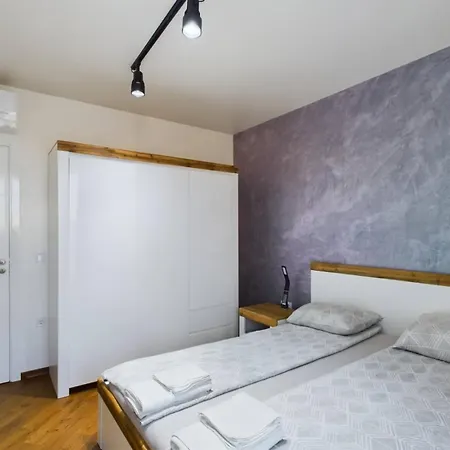 Luxury In Building K55 With Free Garage 公寓 *